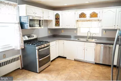 40 E Lincoln Avenue, Roselle Park, NJ 07204 - Photo 4