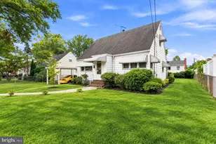 895 Apgar Terrace, Rahway, NJ 07065 - Photo 2
