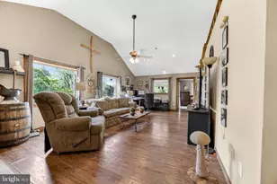 2952 Hutchinson River Rd, Phillipsburg, NJ 08865 - Photo 6