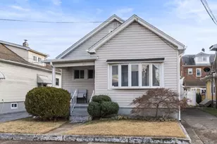 611 E Brown St, Hamilton Township, NJ 08610 - Photo 1