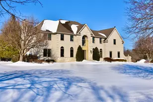 7 Tomlyn Dr, Princeton, NJ 08540 - Photo 1