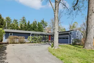 113 Adams Dr, Princeton, NJ 08540 - Photo 1