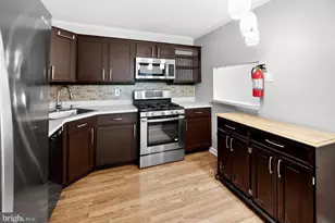 19 Hemlock Ct, Hamilton Township, NJ 08619 - Photo 1