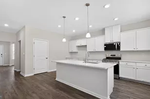 32 Georgetown Dr, Freehold, NJ 07728 - Photo 1