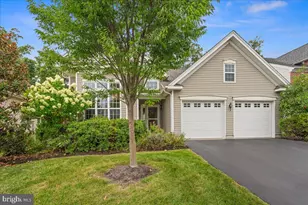 14 Hardwick Dr, Kendall Park, NJ 08824 - Photo 1