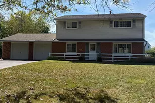 3 Dundee Rd, Kendall Park, NJ 08824 - Photo 1