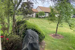 8 Benjamin Franklin Dr, Monroe Township, NJ 08831 - Photo 1