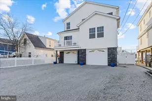 51 S Spinnaker Dr, Mystic Islands, NJ 08087 - Photo 1