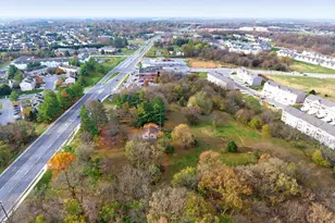 11302 Robinwood Dr, Hagerstown, MD 21742 - Photo 1