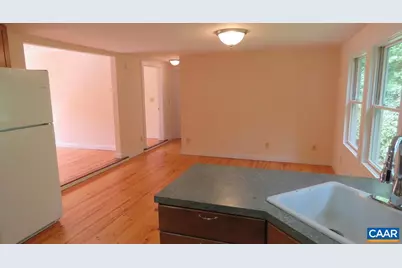 730 Canal St, Scottsville, VA 24590 - Photo 14