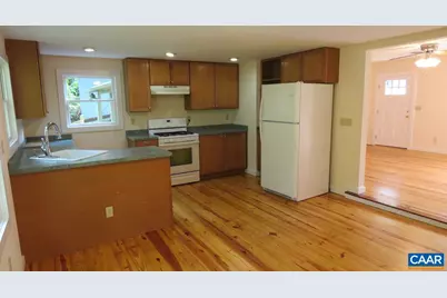 730 Canal St, Scottsville, VA 24590 - Photo 12