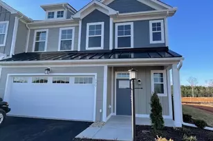 374 Bayberry Ln, Zion Crossroads, VA 22942 - Photo 2