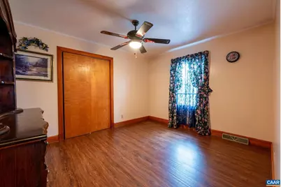 31 Wesley St, Stanardsville, VA 22973 - Photo 22