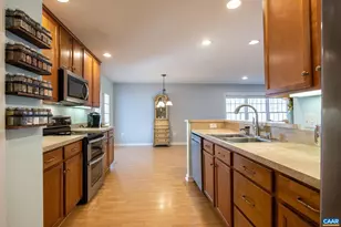 2102 N Lakeshore Dr, Louisa, VA 23093 - Photo 6