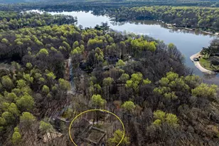 2102 N Lakeshore Dr, Louisa, VA 23093 - Photo 2