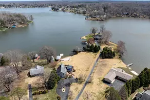 1753 N Lakeshore Dr, Louisa, VA 23093 - Photo 4