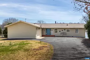 1753 N Lakeshore Dr, Louisa, VA 23093 - Photo 2