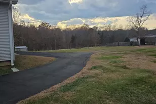 912 Hunters Lodge Rd, Troy, VA 22974 - Photo 4