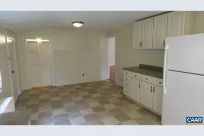 740 Canal St, Scottsville, VA 24590 - Photo 16