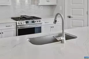 385 Bayberry Ln, Zion Crossroads, VA 22942 - Photo 8