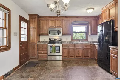 712 Fredericks Hall Rd, Bumpass, VA 23024 - Photo 2