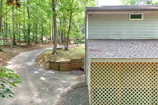 26 W Lake Forest Dr, Palmyra, VA 22963 - Photo 18