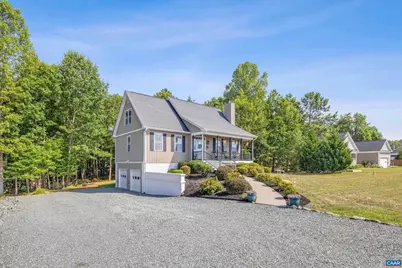 306 Rosewood Dr, Scottsville, VA 24590 - Photo 2