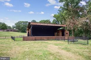 3329 Dubois Pl SE, Washington, DC 20019 - Photo 8