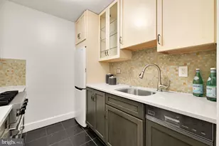 2475 Virginia Ave NW, Washington, DC 20037 - Photo 12