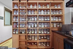 705 8th St SE, Washington, DC 20003 - Photo 12