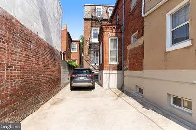 715 G Street SE, Washington, DC 20003 - Photo 32