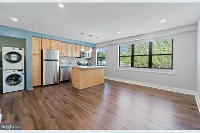 212 Oakwood Street SE #213, Washington, DC 20032 - Photo 2