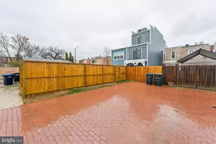 329 16th St SE, Washington, DC 20003 - Photo 36