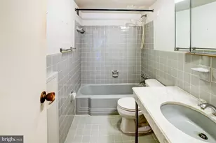 4201 Cathedral Ave NW, Washington, DC 20016 - Photo 22