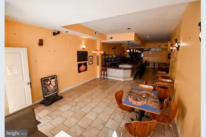 818 H Street NE, Washington, DC 20002 - Photo 4