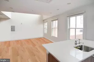 1072 Thomas Jefferson St NW, Washington, DC 20007 - Photo 48