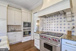 1935 Foxview Circle NW, Washington, DC 20007 - Photo 14