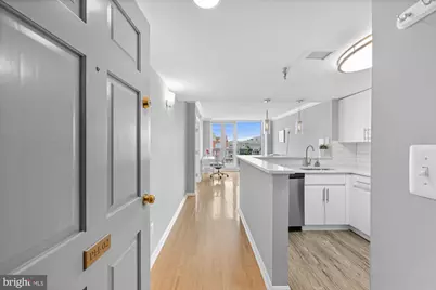 701 Pennsylvania Avenue NW #PH2, Washington, DC 20004 - Photo 1