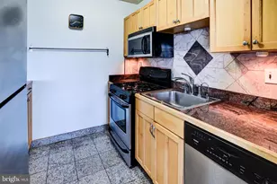 4201 Cathedral Ave NW, Washington, DC 20016 - Photo 30