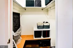 4201 Cathedral Ave NW, Washington, DC 20016 - Photo 32