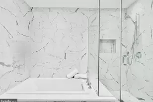 1177 22nd St NW, Washington, DC 20037 - Photo 14