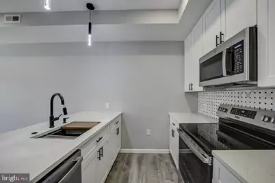 832 19th Street NE #B, Washington, DC 20002 - Photo 6