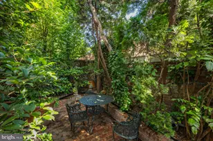 1423 34th St NW, Washington, DC 20007 - Photo 28