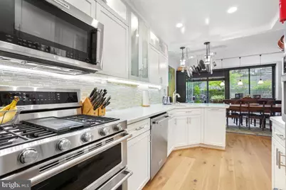 700 New Hampshire Avenue NW #116, Washington, DC 20037 - Photo 8