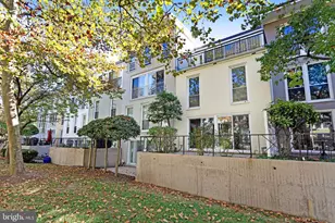 42 G St SW, Washington, DC 20024 - Photo 38