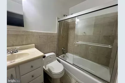 2400 41st Street NW #103, Washington, DC 20007 - Photo 20