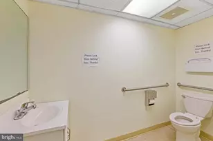 801 Pennsylvania Ave. SE, Washington, DC 20003 - Photo 18