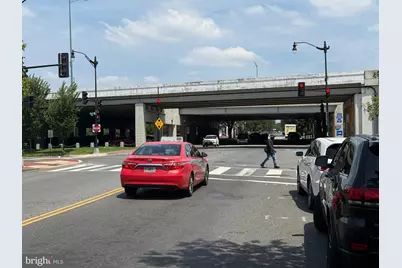 1005 8th Street SE, Washington, DC 20003 - Photo 10