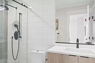 733 8th St SE, Washington, DC 20003 - Photo 10