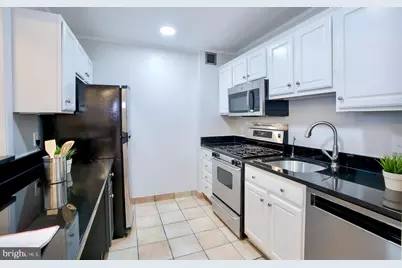 1280 21st Street NW #109, Washington, DC 20036 - Photo 4